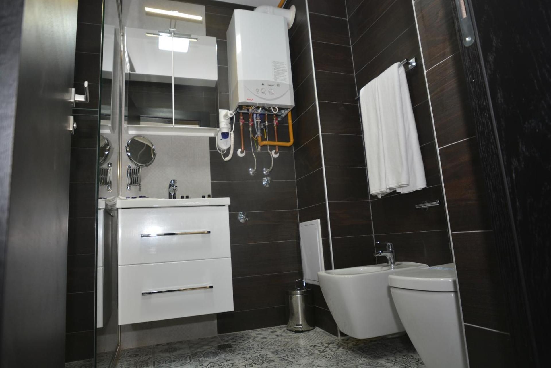 One Bedroom Apartment