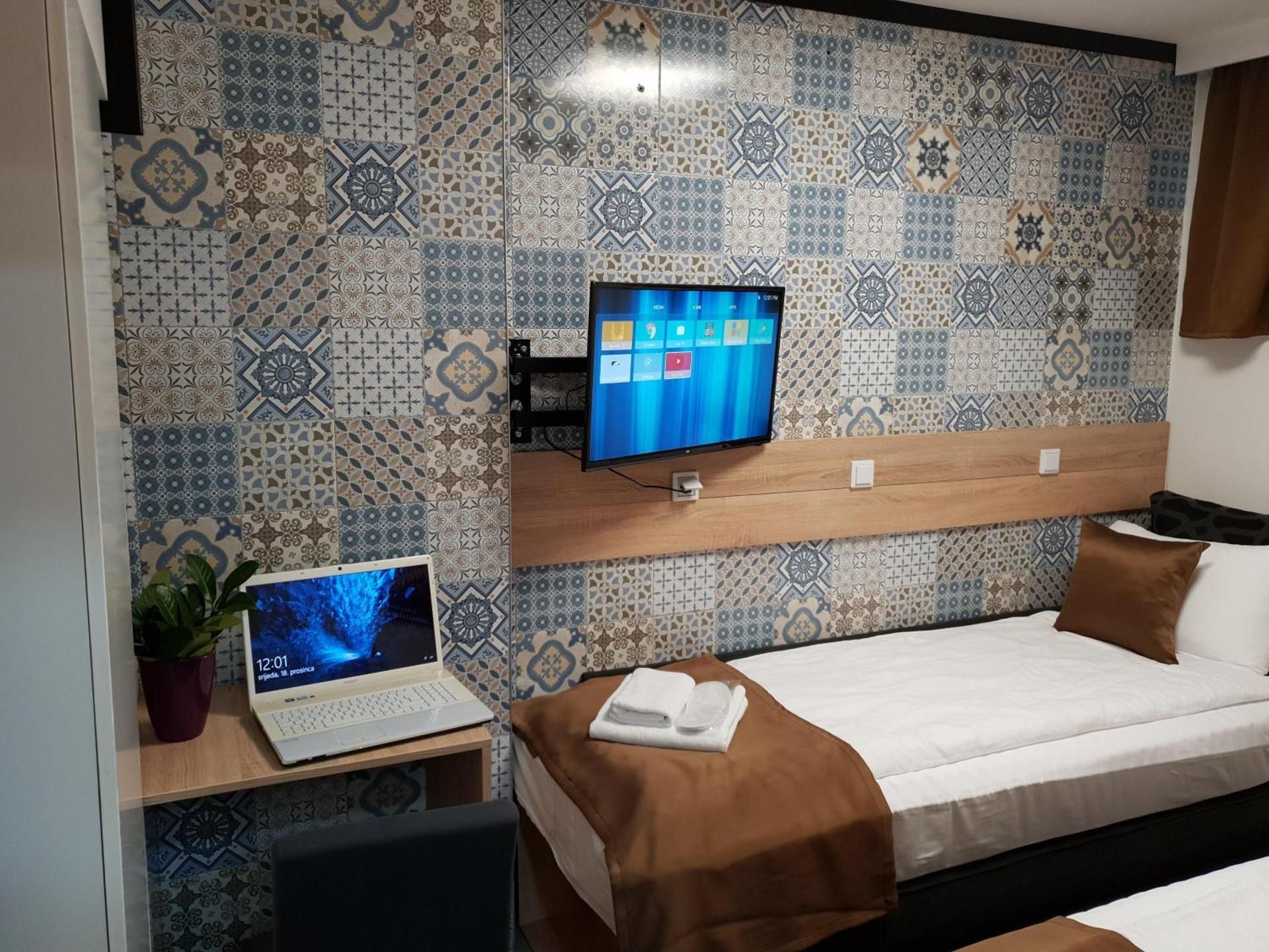 Twin Room with Bathroom