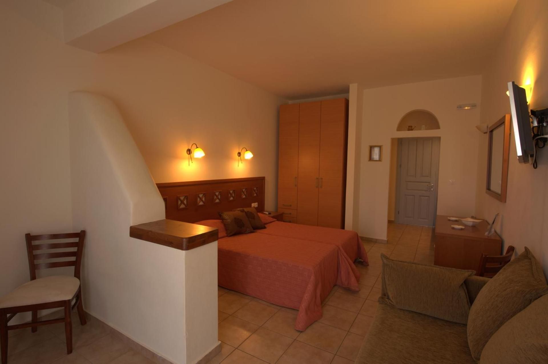 Studio (3 Adults)