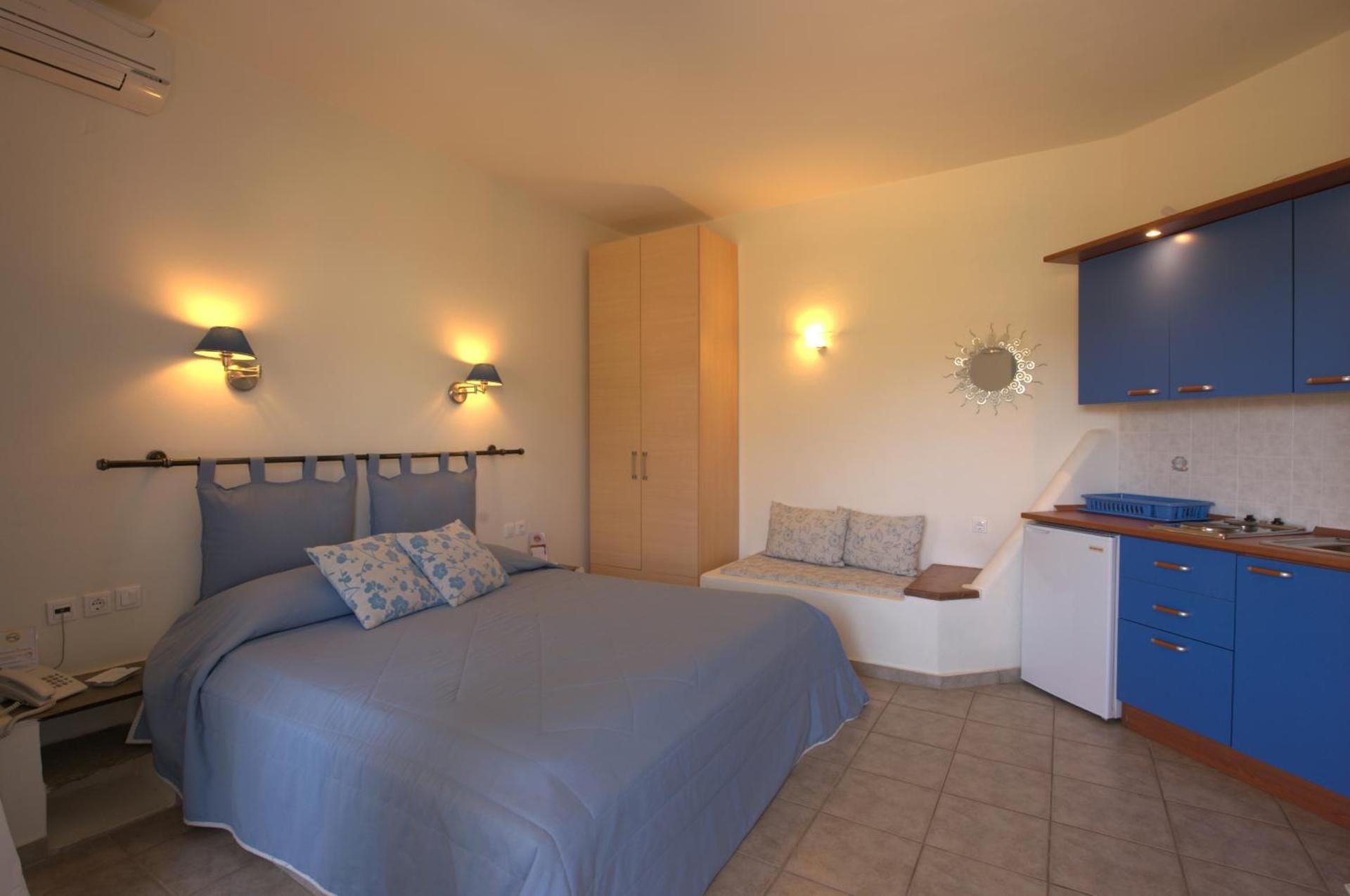 Studio (2 Adults)