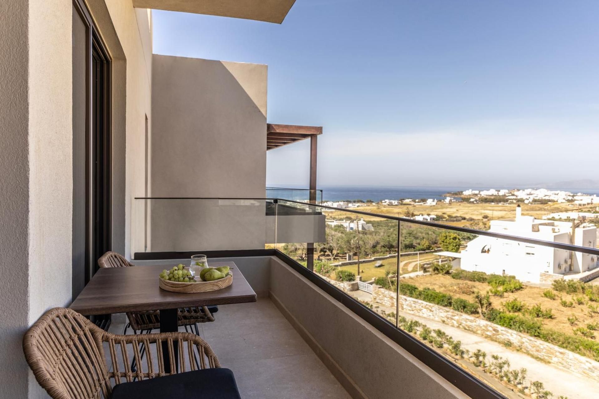 Lithos Two-Bedroom Suite | Partial Sea View