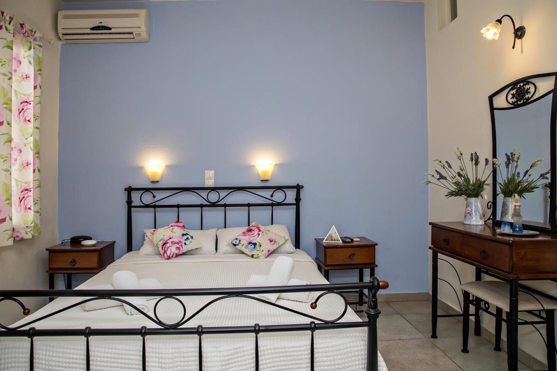 Tiniotissa Studios Double or Twin Room