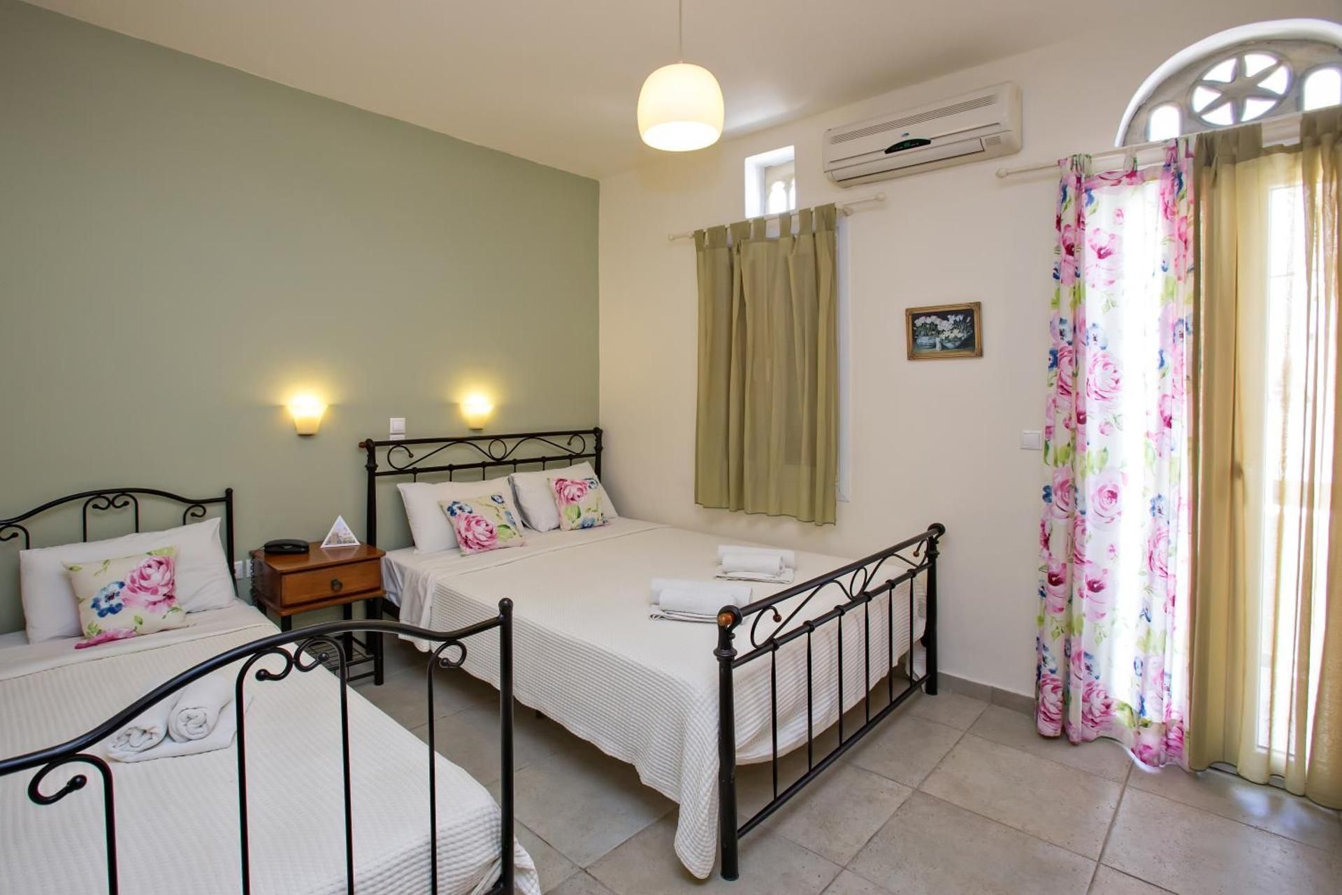 Tiniotissa Studios Studio (3 Adults)