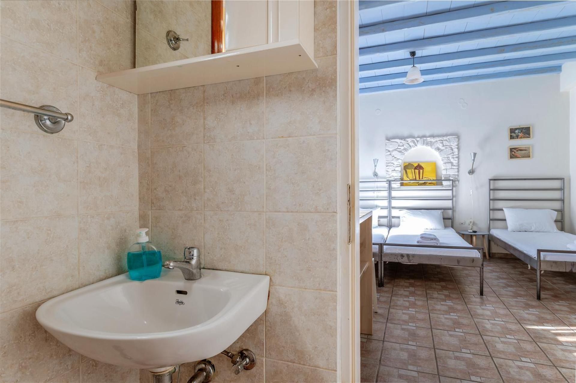 En Tino 3 Triple Room with Shower 2