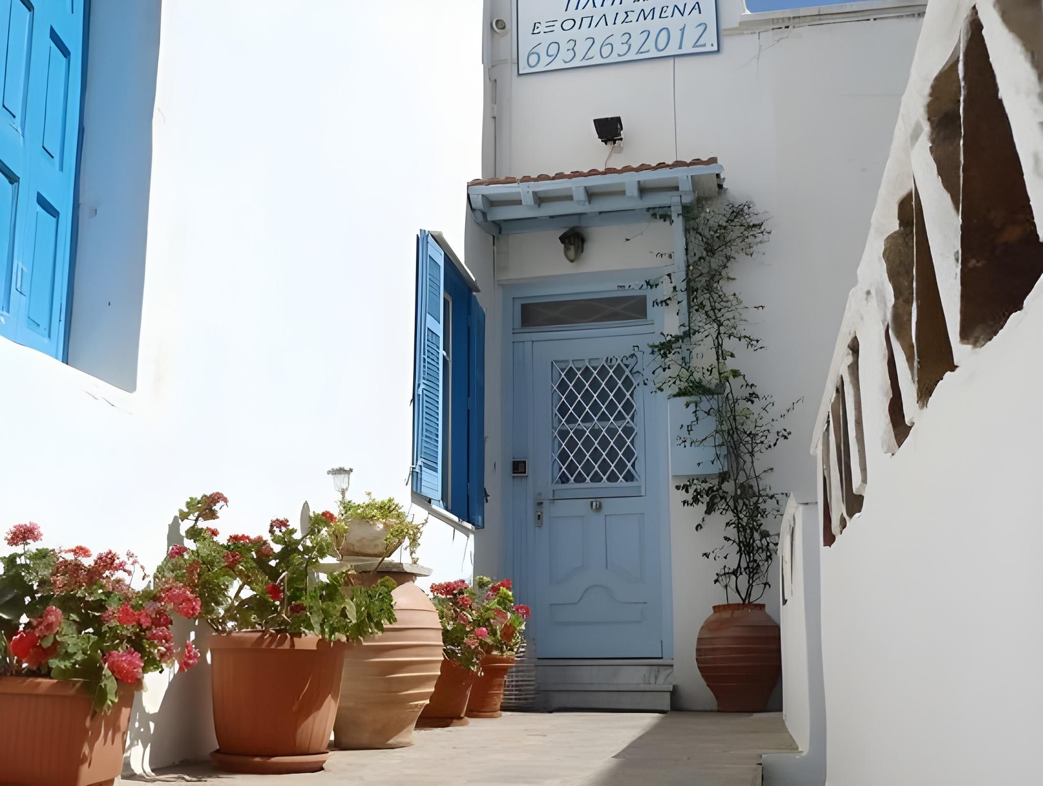 Tinos Heritage Plateia