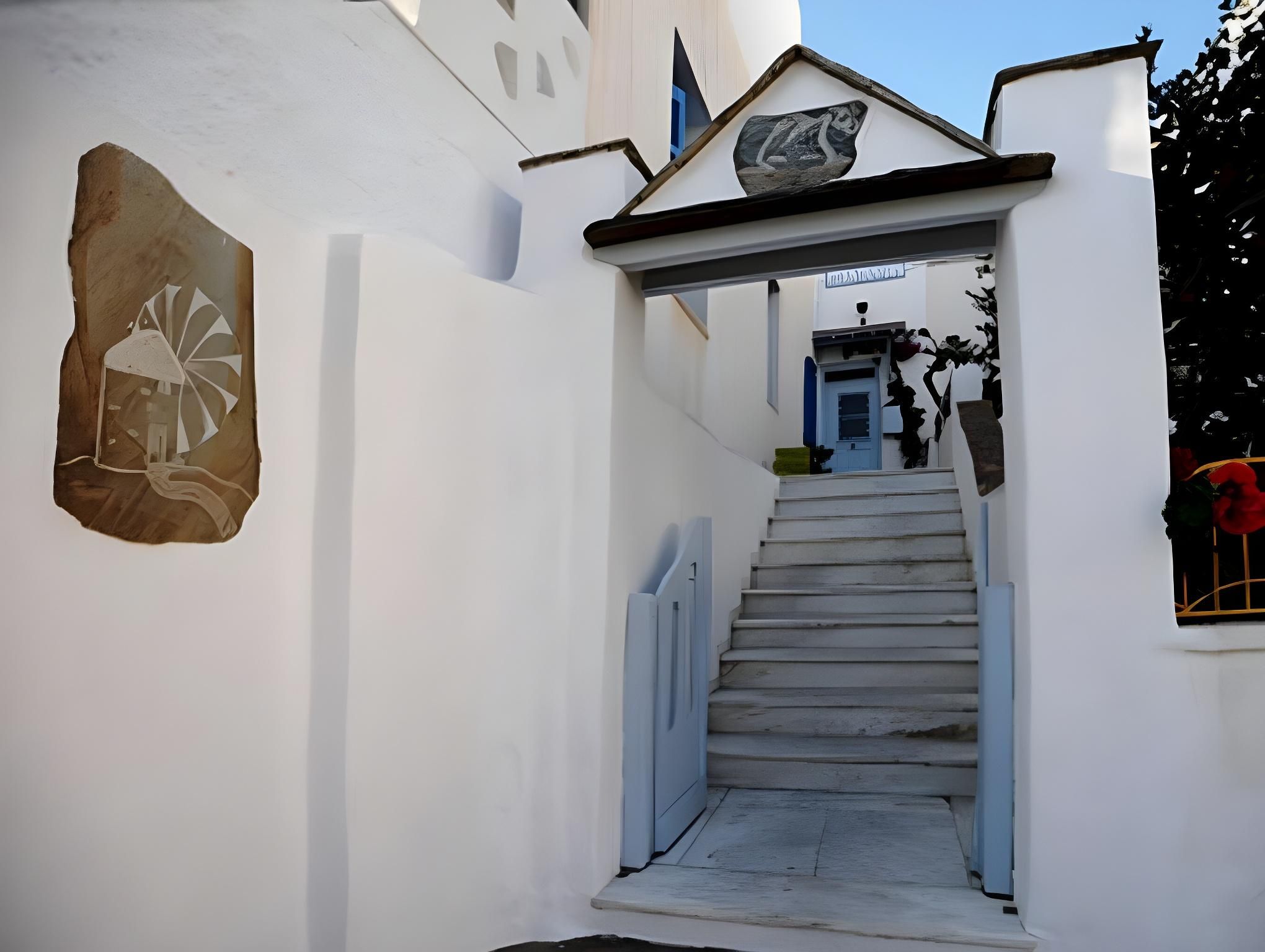 Tinos Heritage Plateia