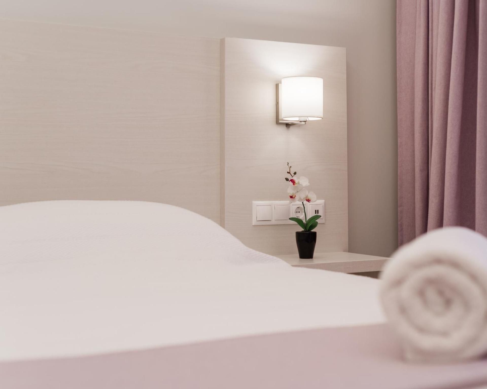 Superior Double Room with 1 Double Bed with Partial Sea View