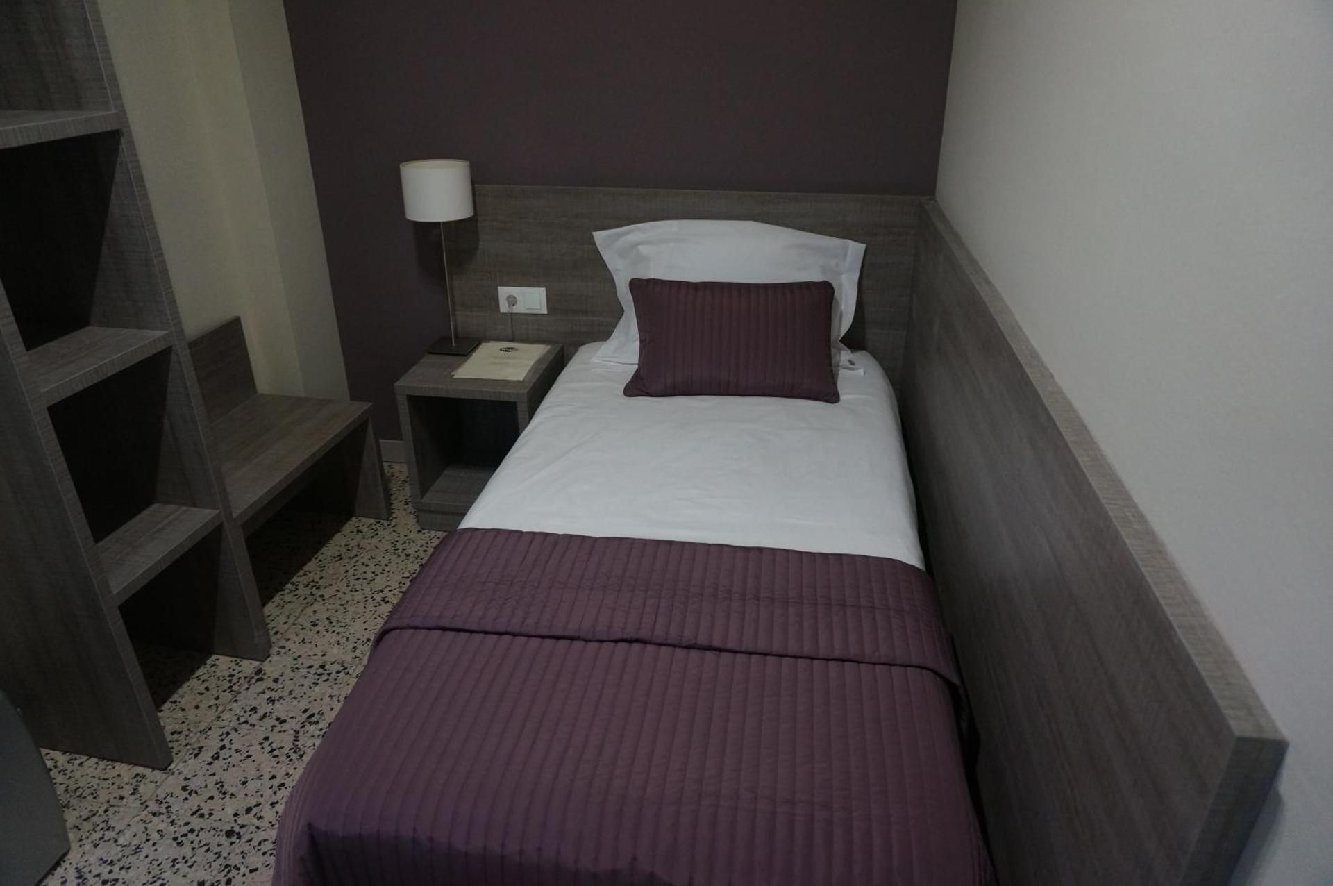 Single Room with Shared Bathroom