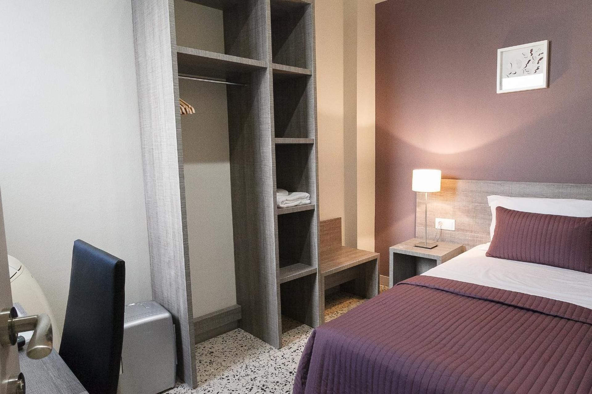 Single Room with Shared Bathroom