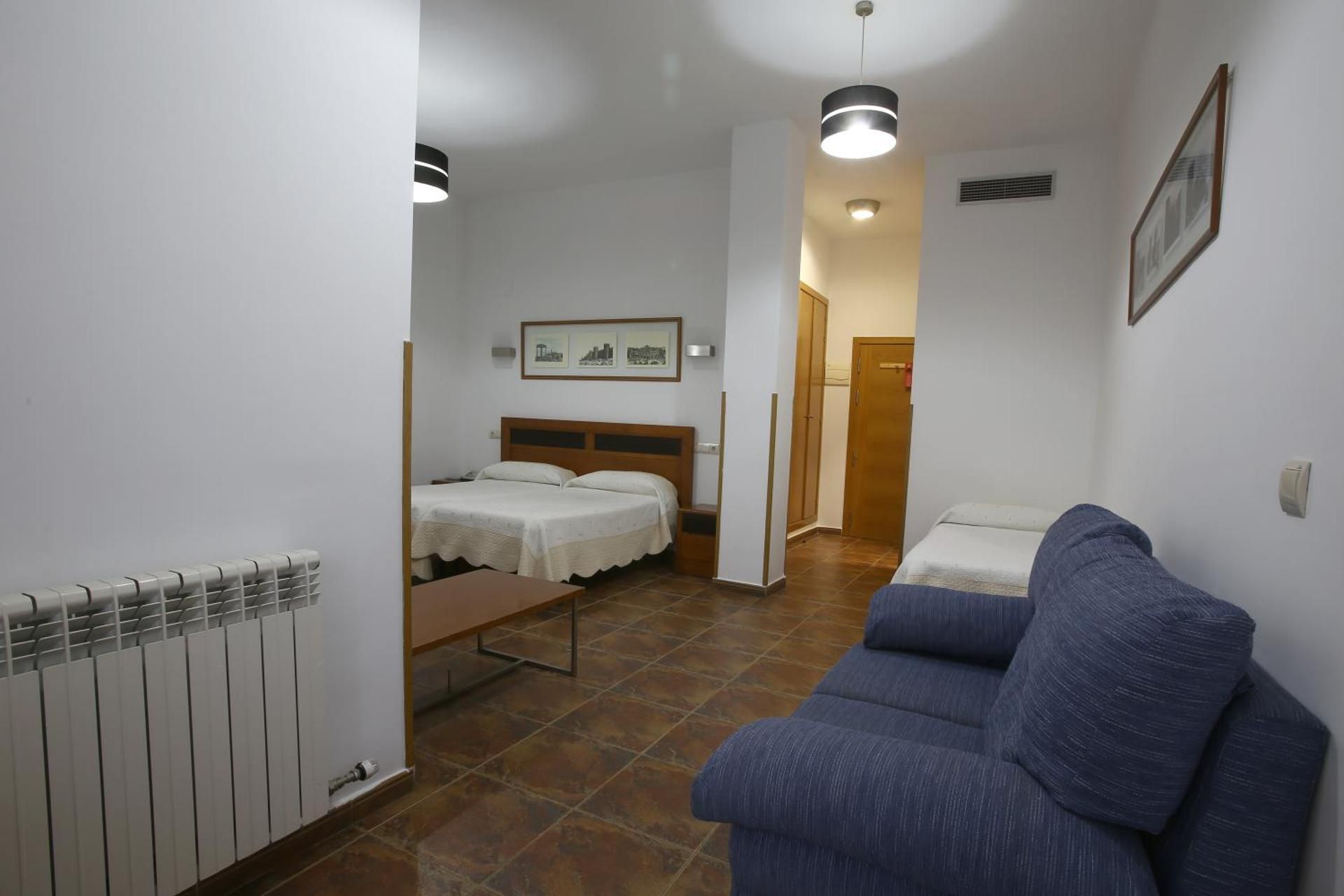 Hotel Las Murallas Triple Room 2