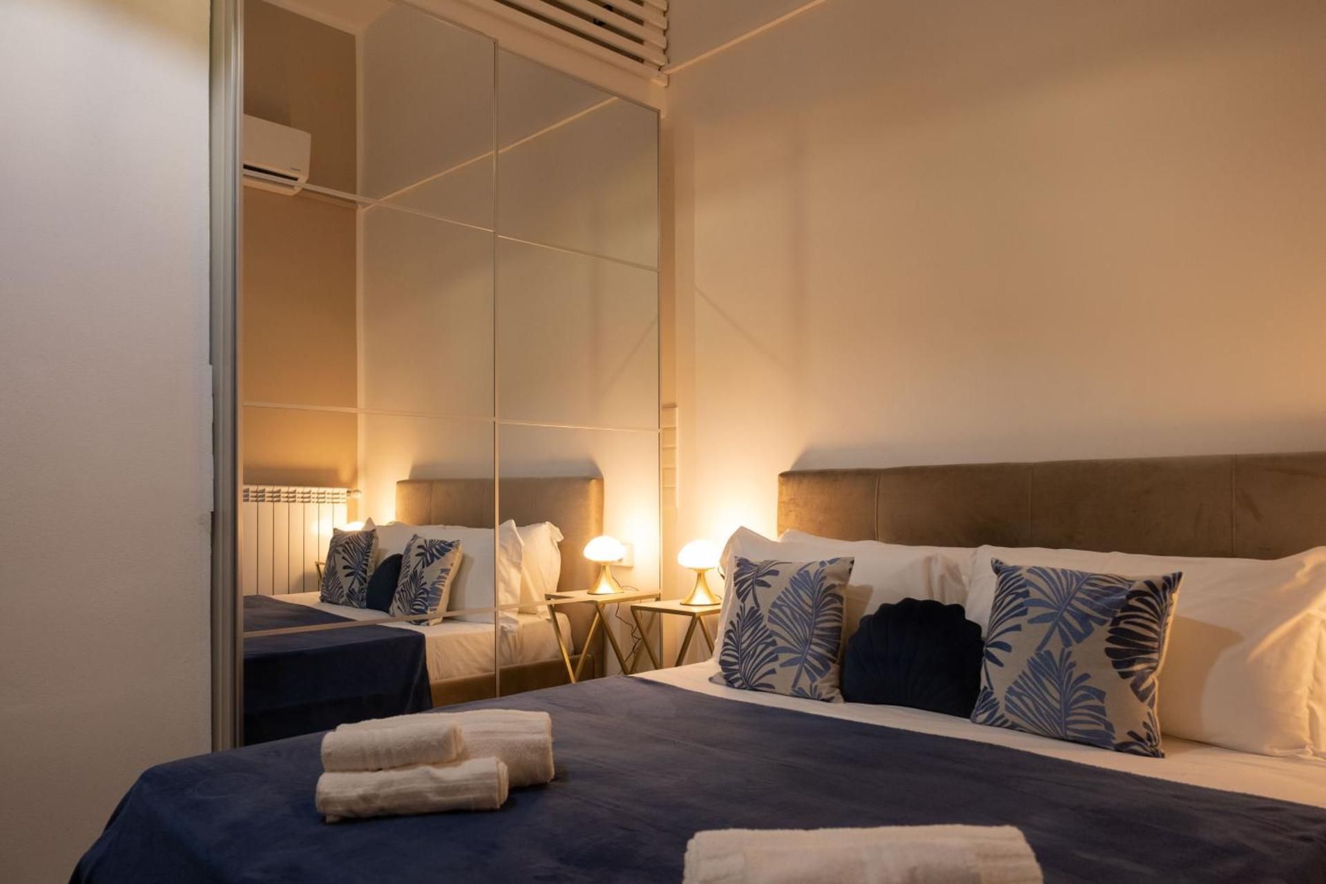 Deluxe Double or Twin Room with City View