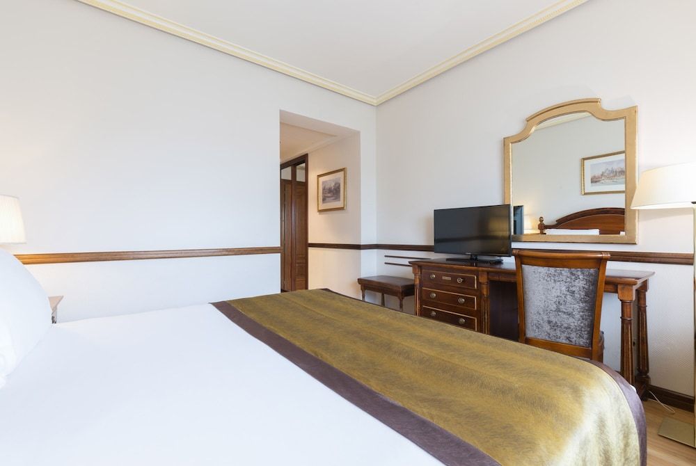 Exe Reina Isabel Double or Twin Room