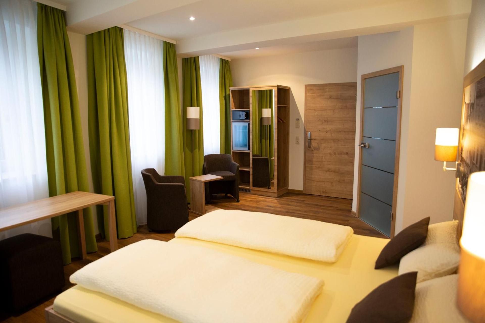 Large Double Room