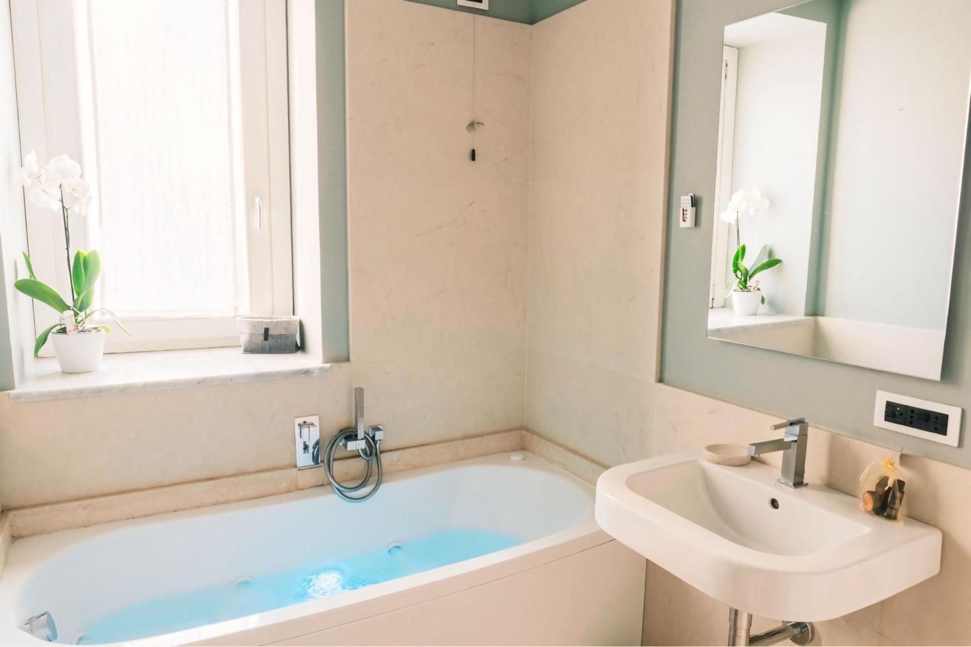 King Room with Spa Bath