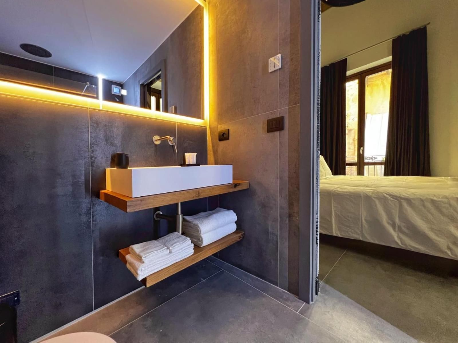 Luxury Triple Room