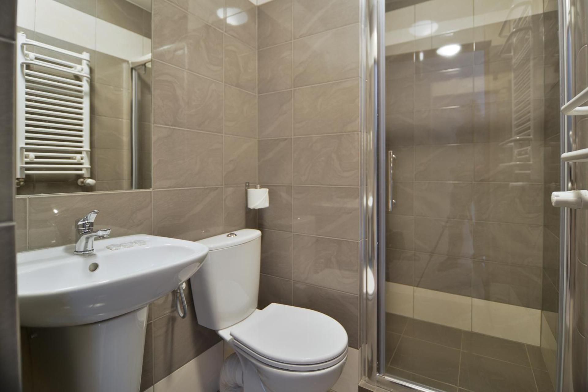 Triple Room with Bathroom