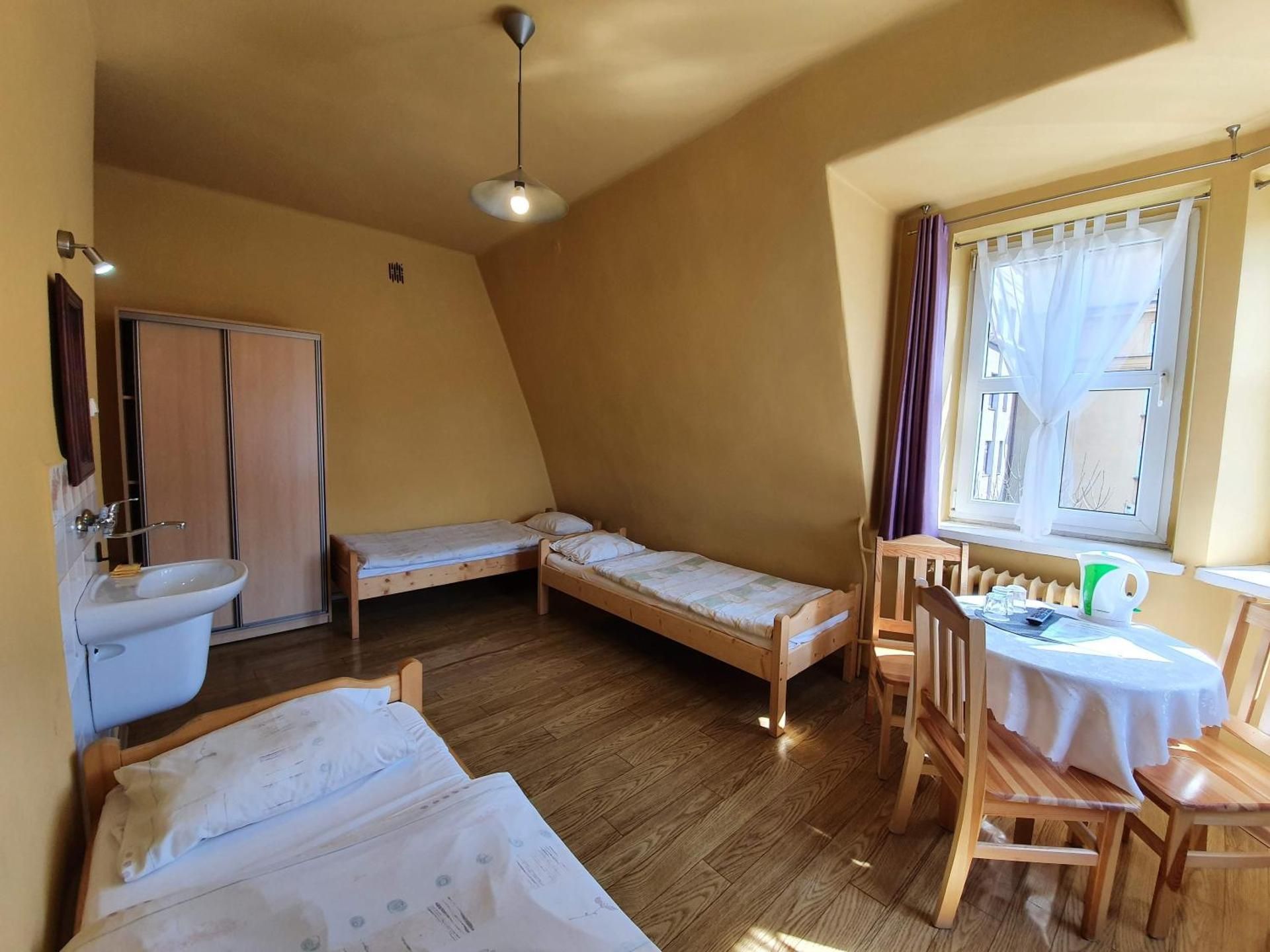 Basic Triple Room with Shared Bathroom