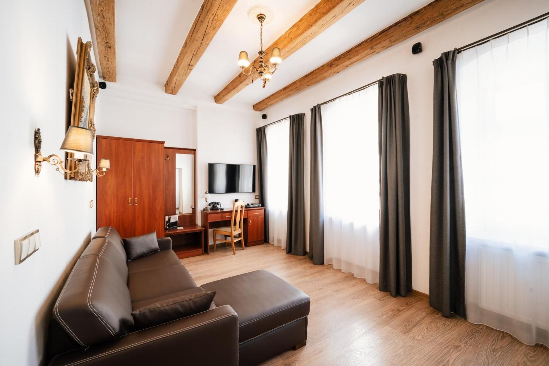 Apartment (3 Adults)