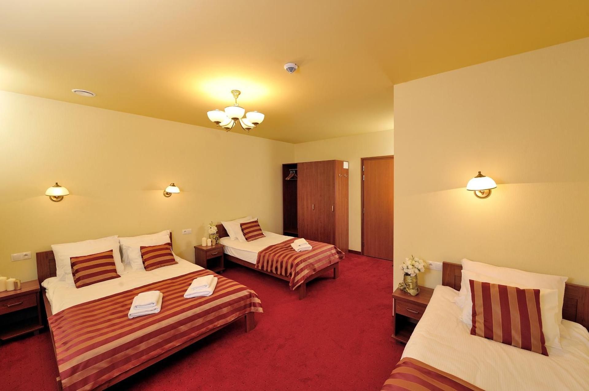Triple Room