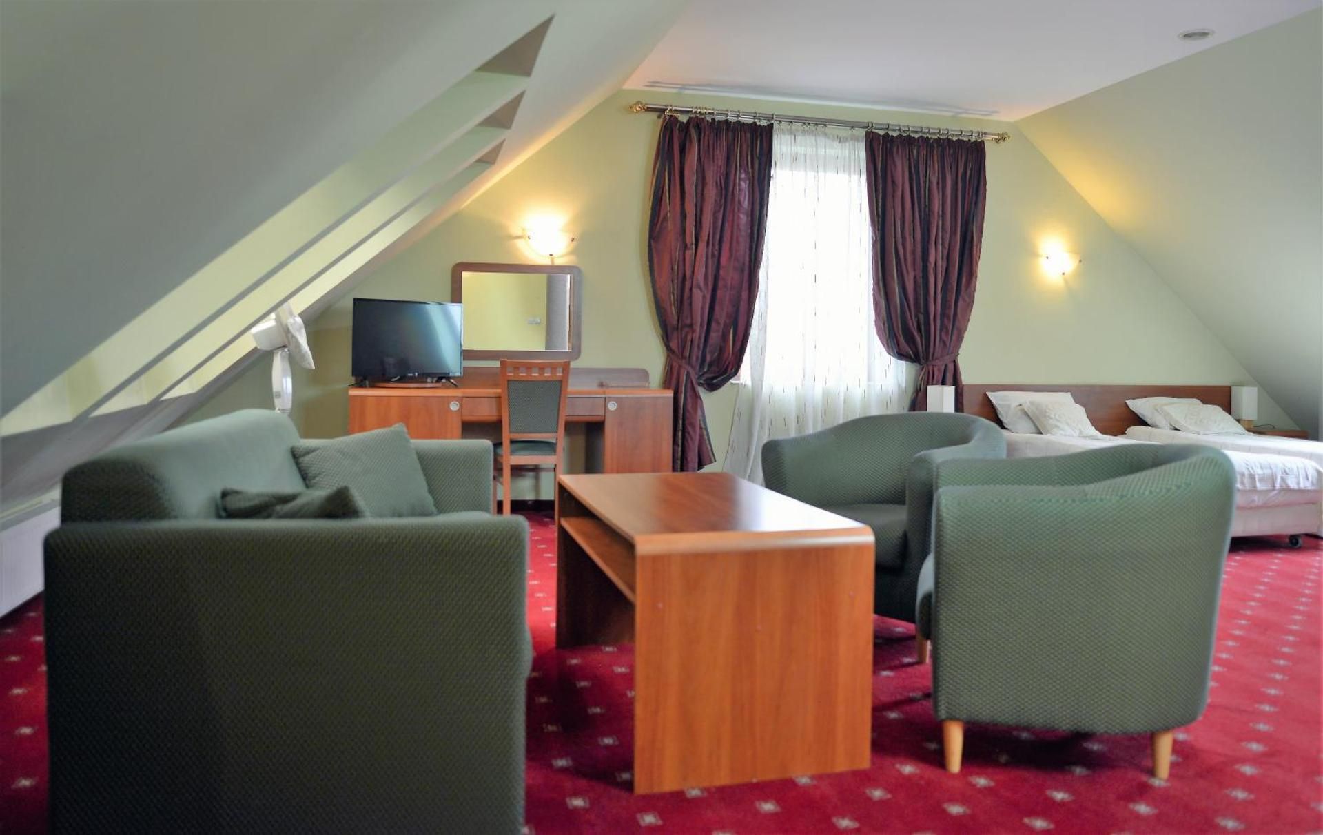 Deluxe Triple Room