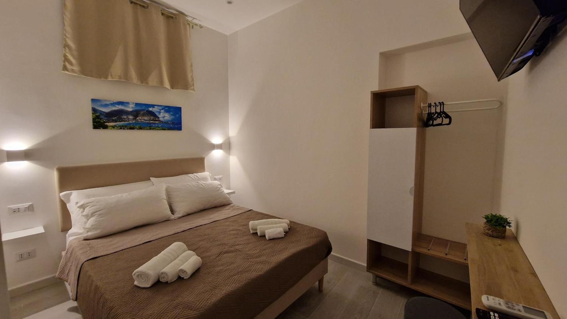 Double Room with Private External Bathroom