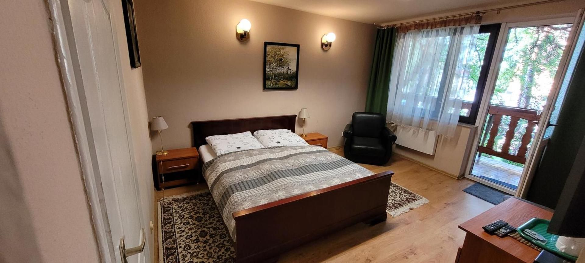 Quadruple Room with Private Bathroom