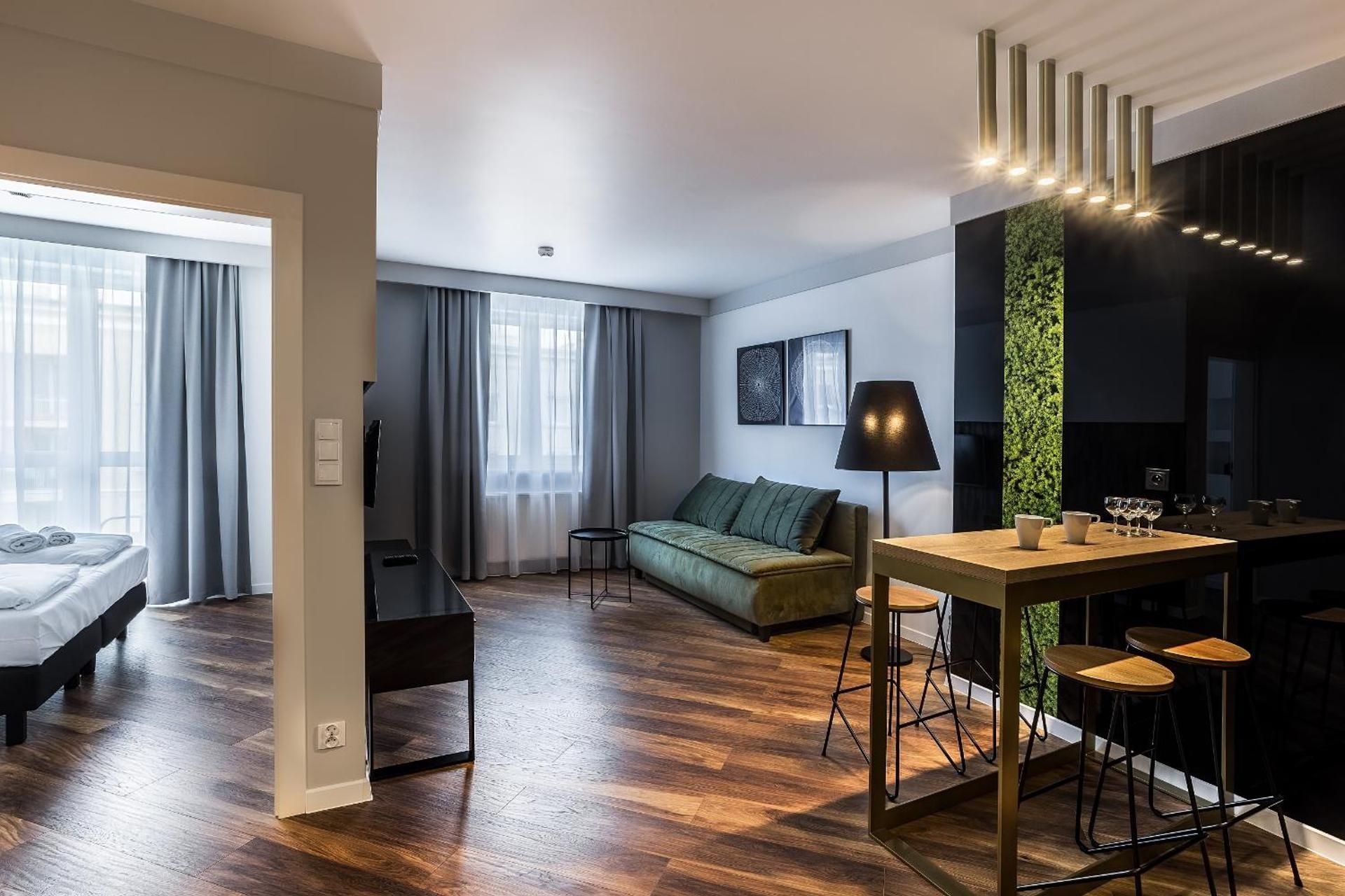 DELUXE APARTMENT