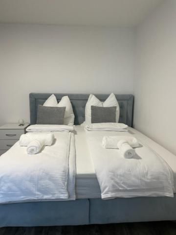 Standard Double Room with Shared Bathroom