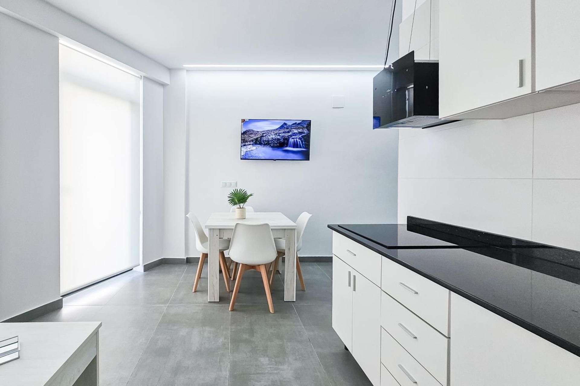 Ro's Lil Suites San Juan Alicante Family Room with Terrace 3