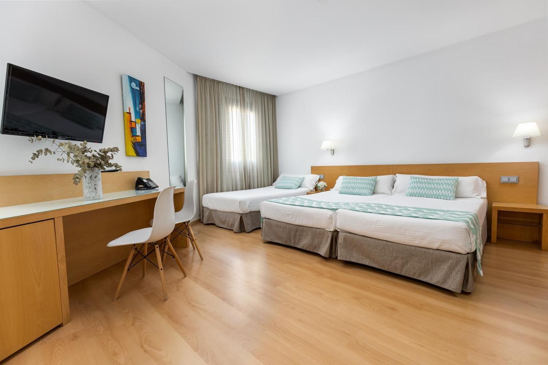 Twin Room for 2 Adults and 2 Children