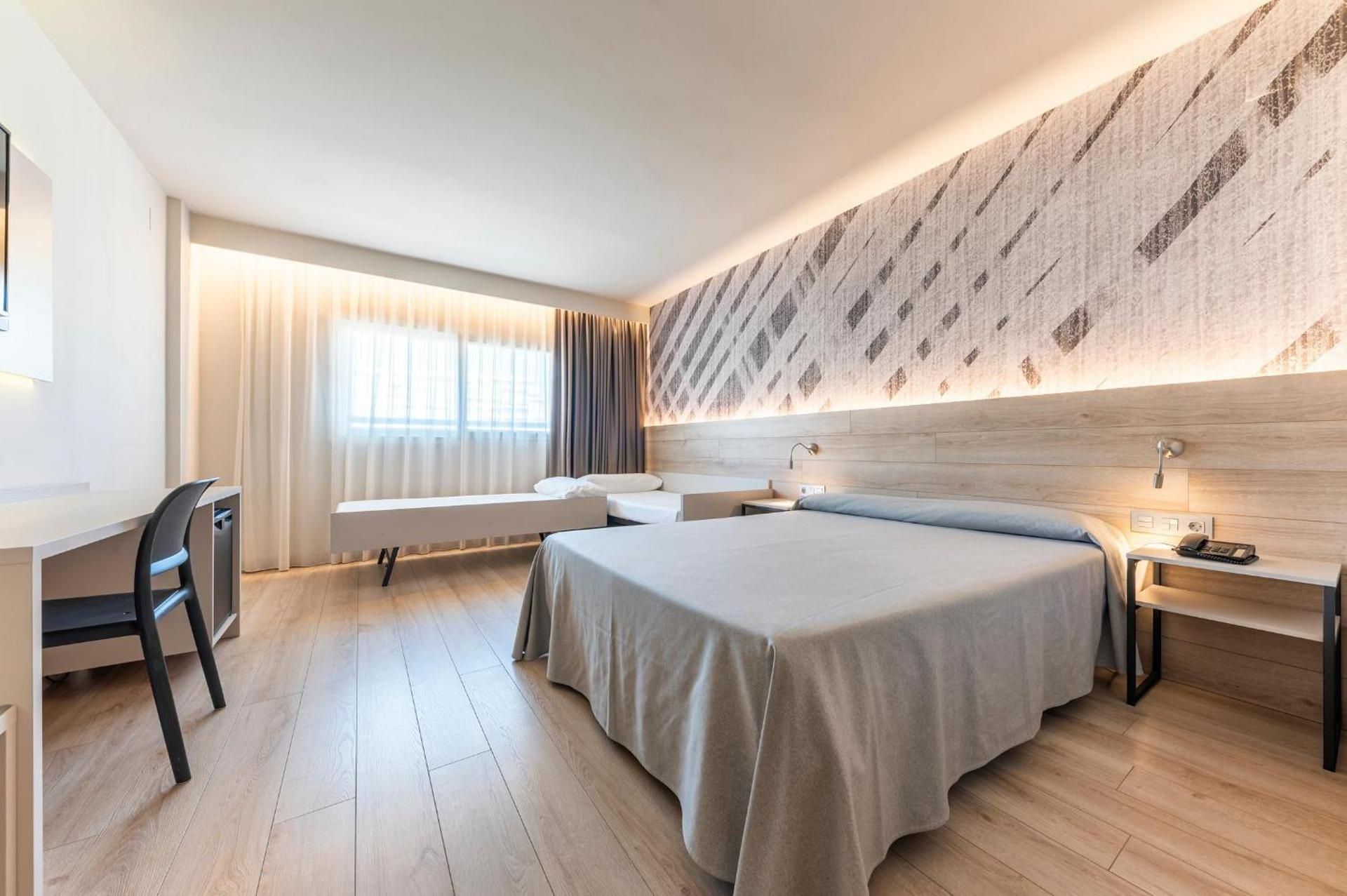 Quadruple Room without Terrace (1 Adult)