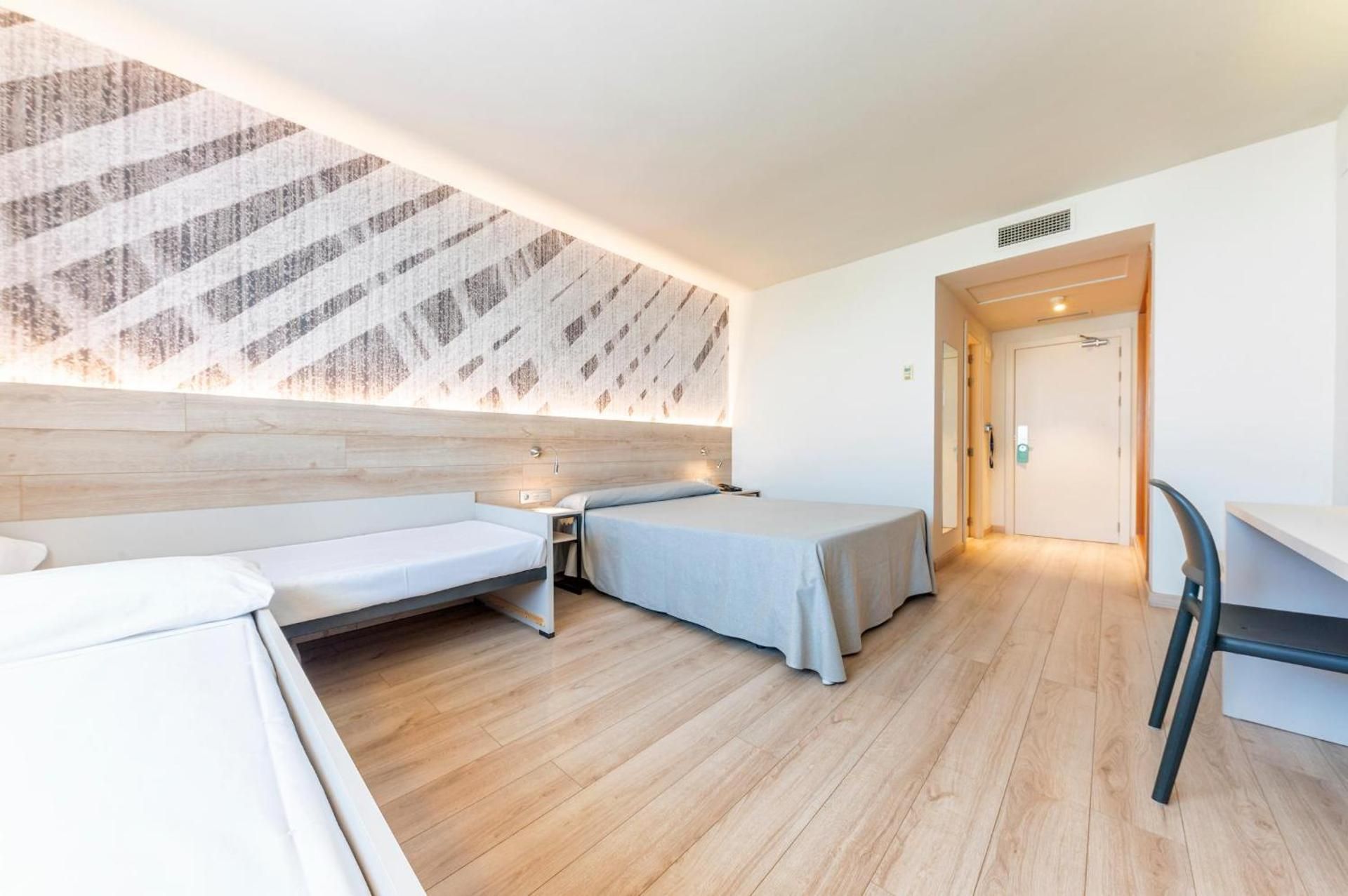 Quadruple Room without Terrace (1 Adult)