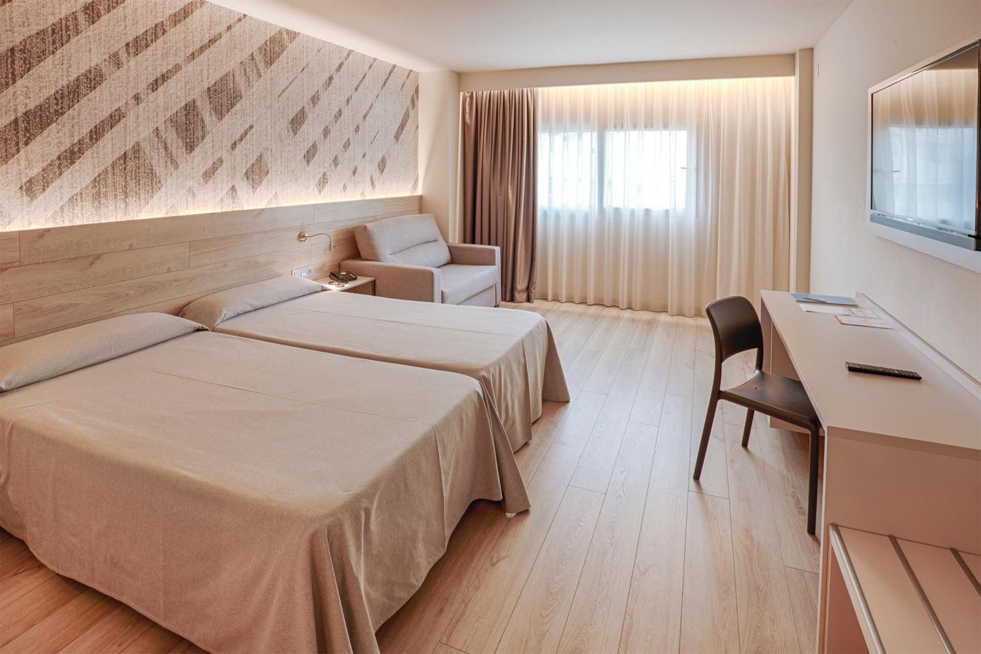 Triple Room without Terrace (2 Adults + 1 Children)