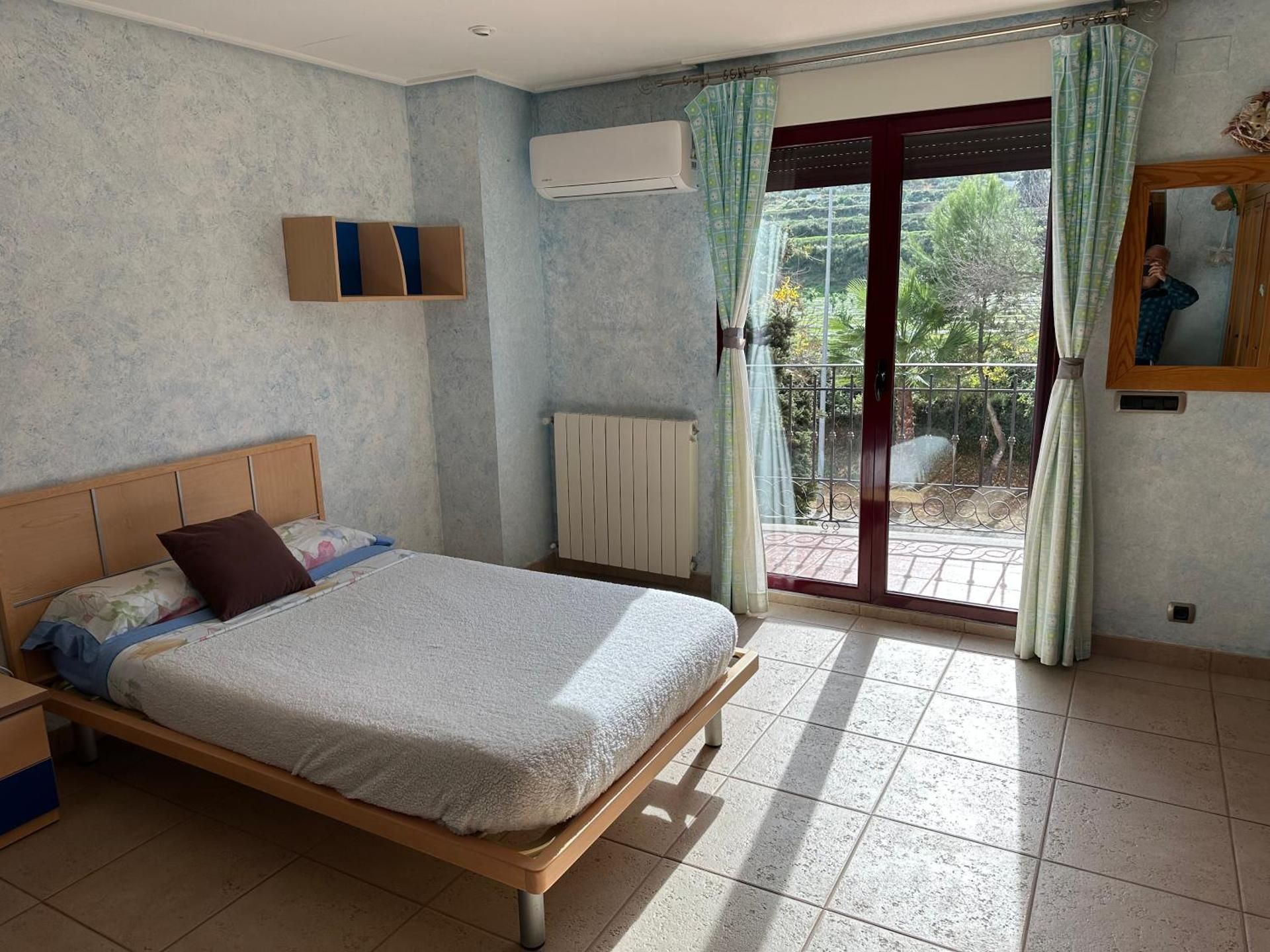 Single Room with Mountain View