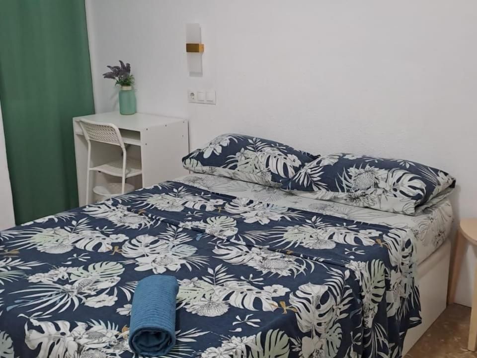 Standard Double Room with Shared Bathroom