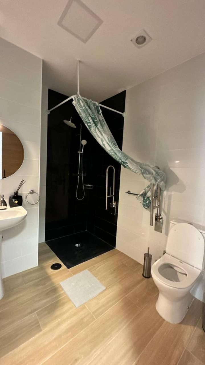 Single Room with Shared Bathroom