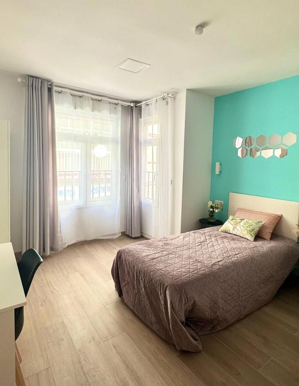 Twin Room with City View