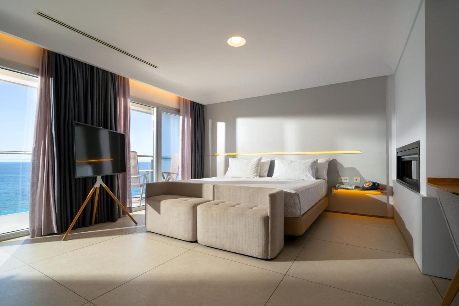 The Studio Sea View with Whirlpool