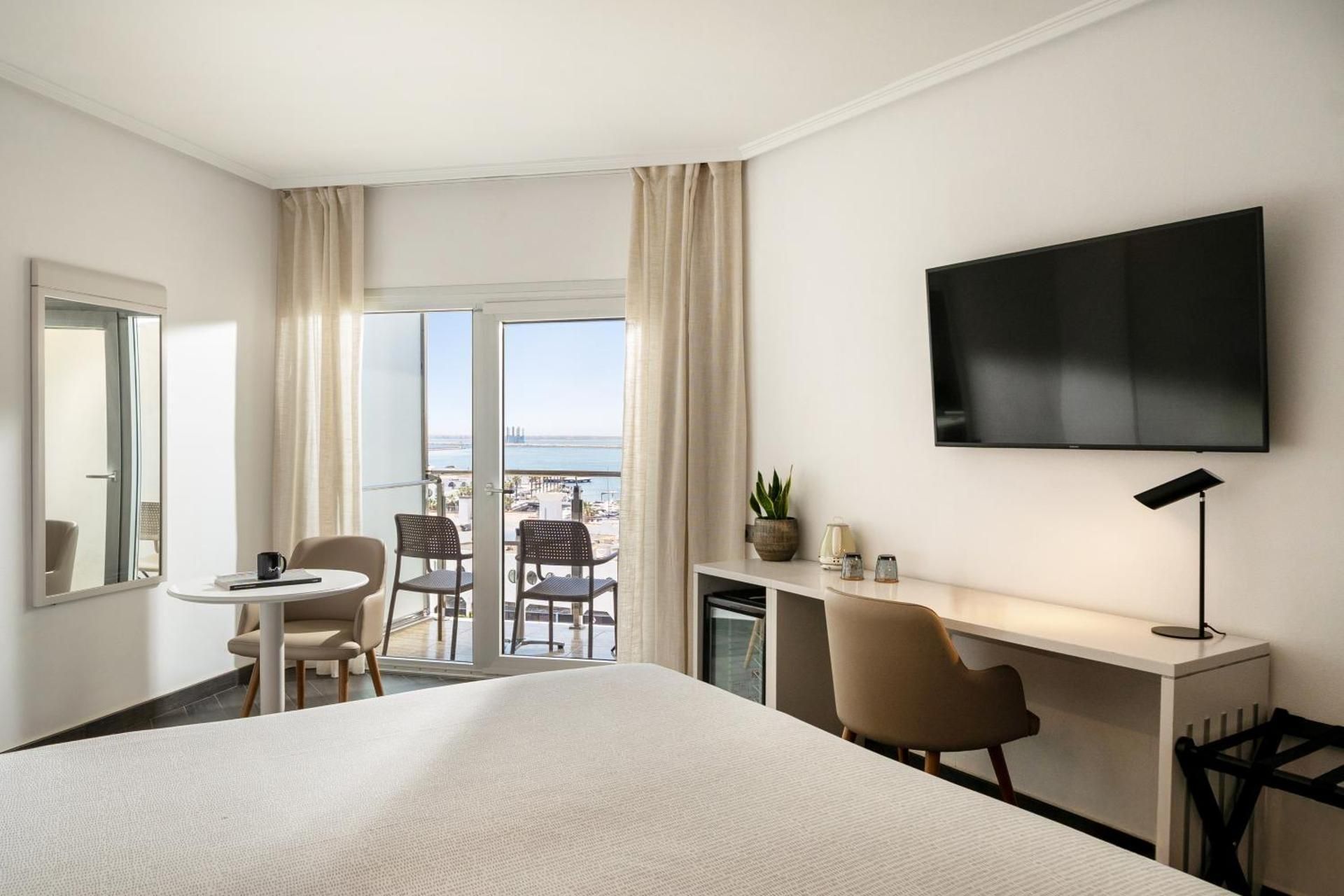 The Innside Connecting Room Port View