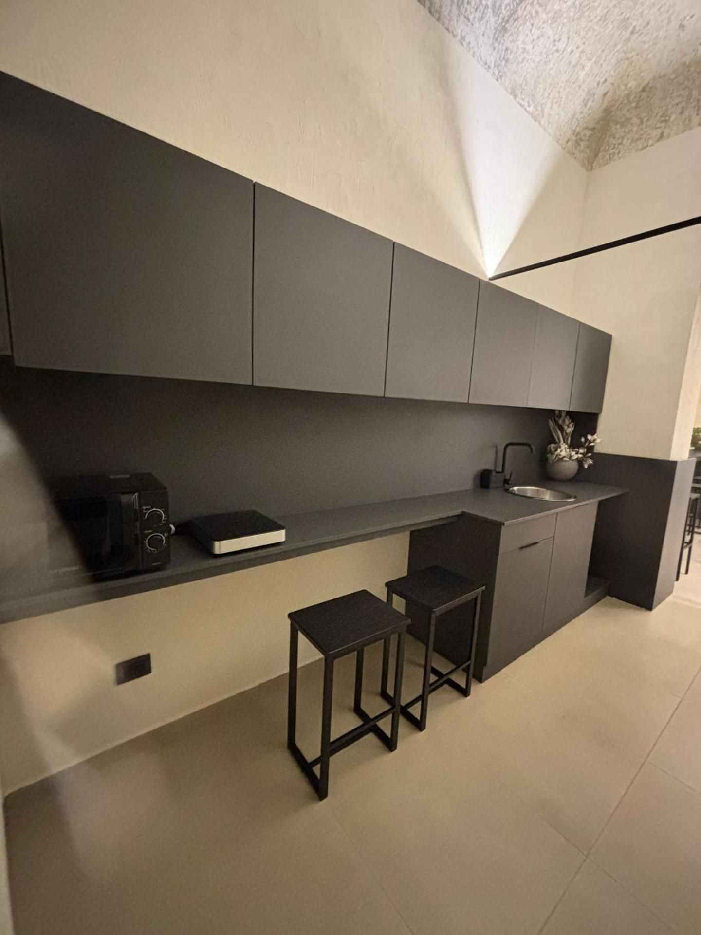 Corona Suite & Rooms