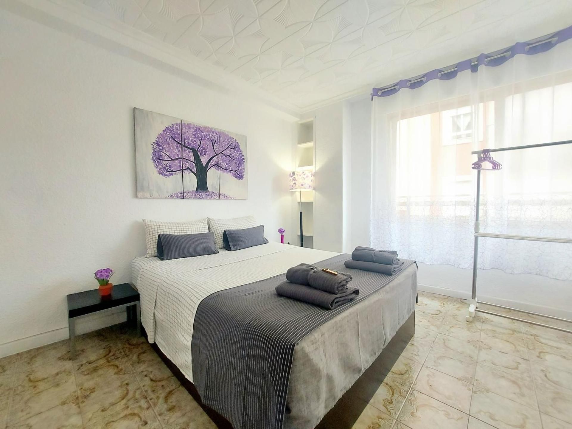 Gloria Host House