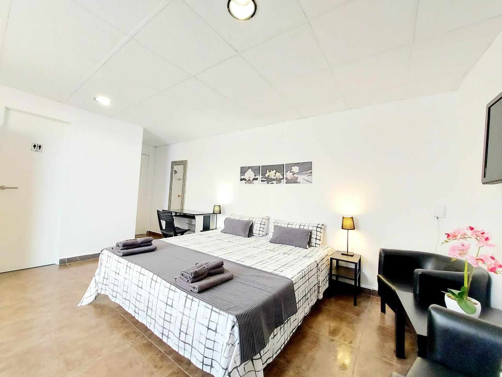 Gloria Host House