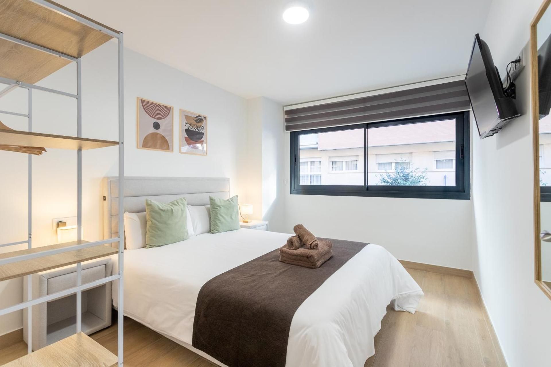 One-Bedroom Apartment With City View