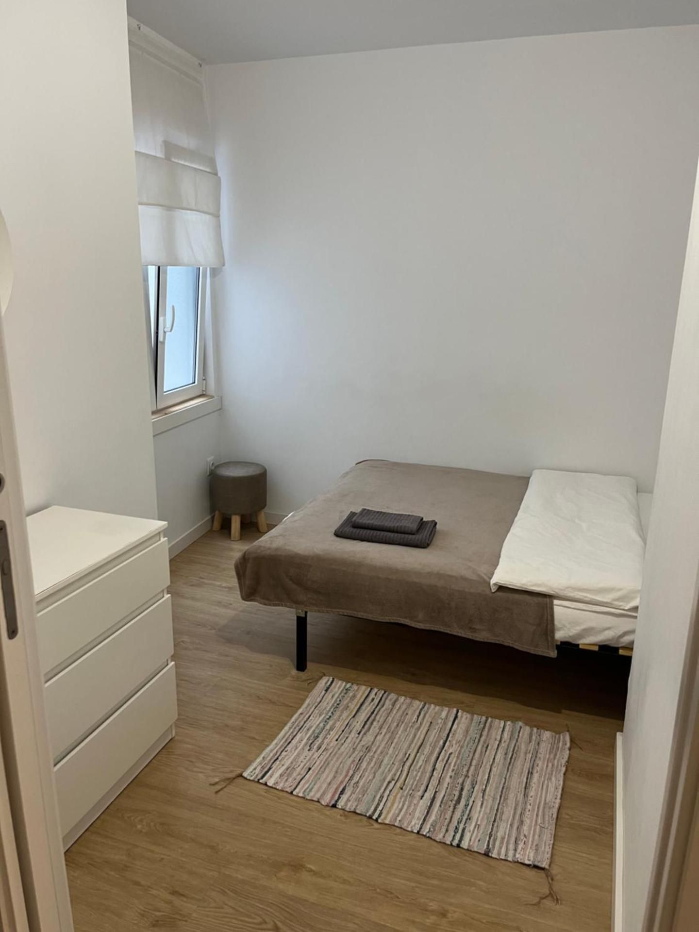 Single Room with Shared Bathroom