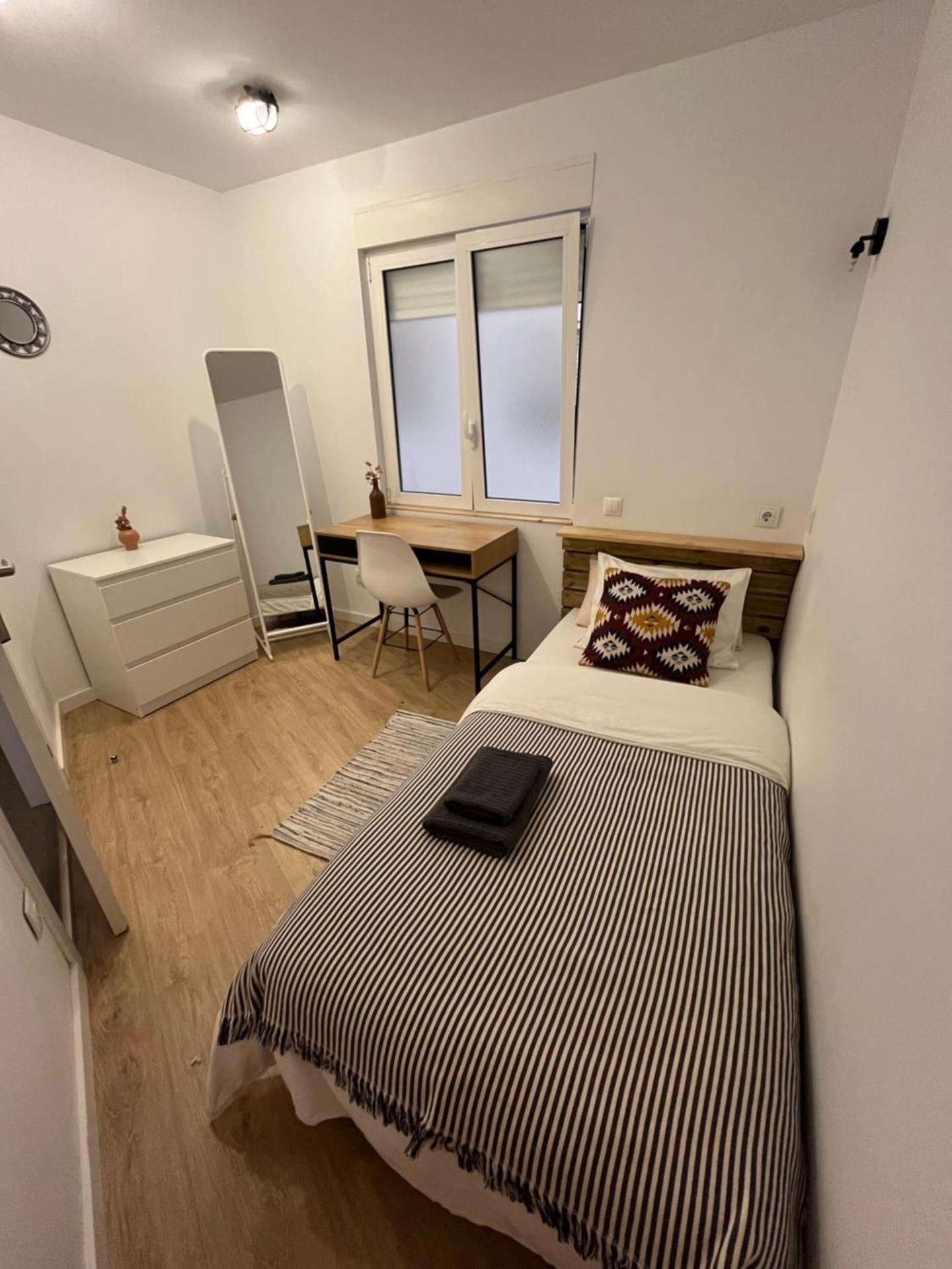 Standard Single Room with Shared Bathroom