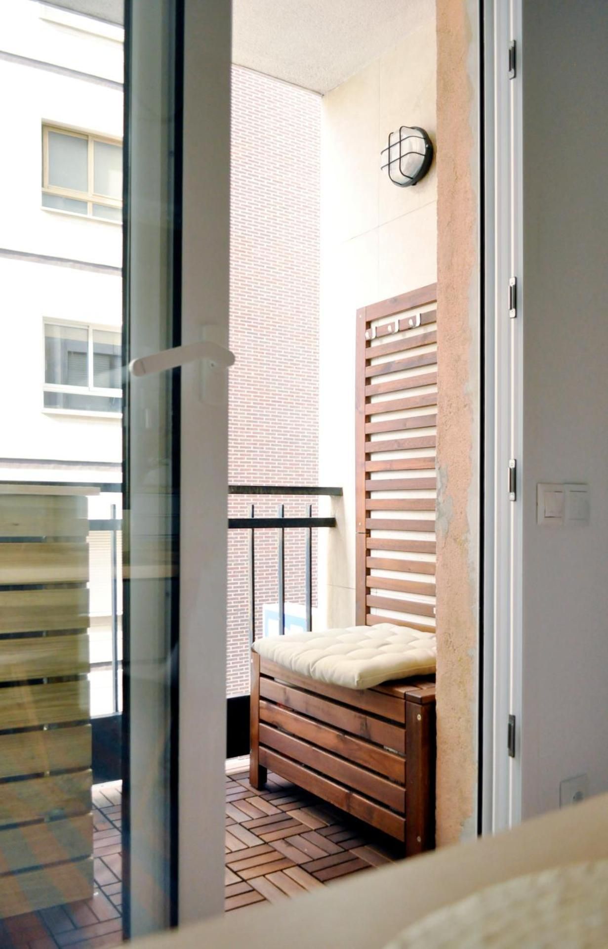 Single Room with Shared Shower and Toilet