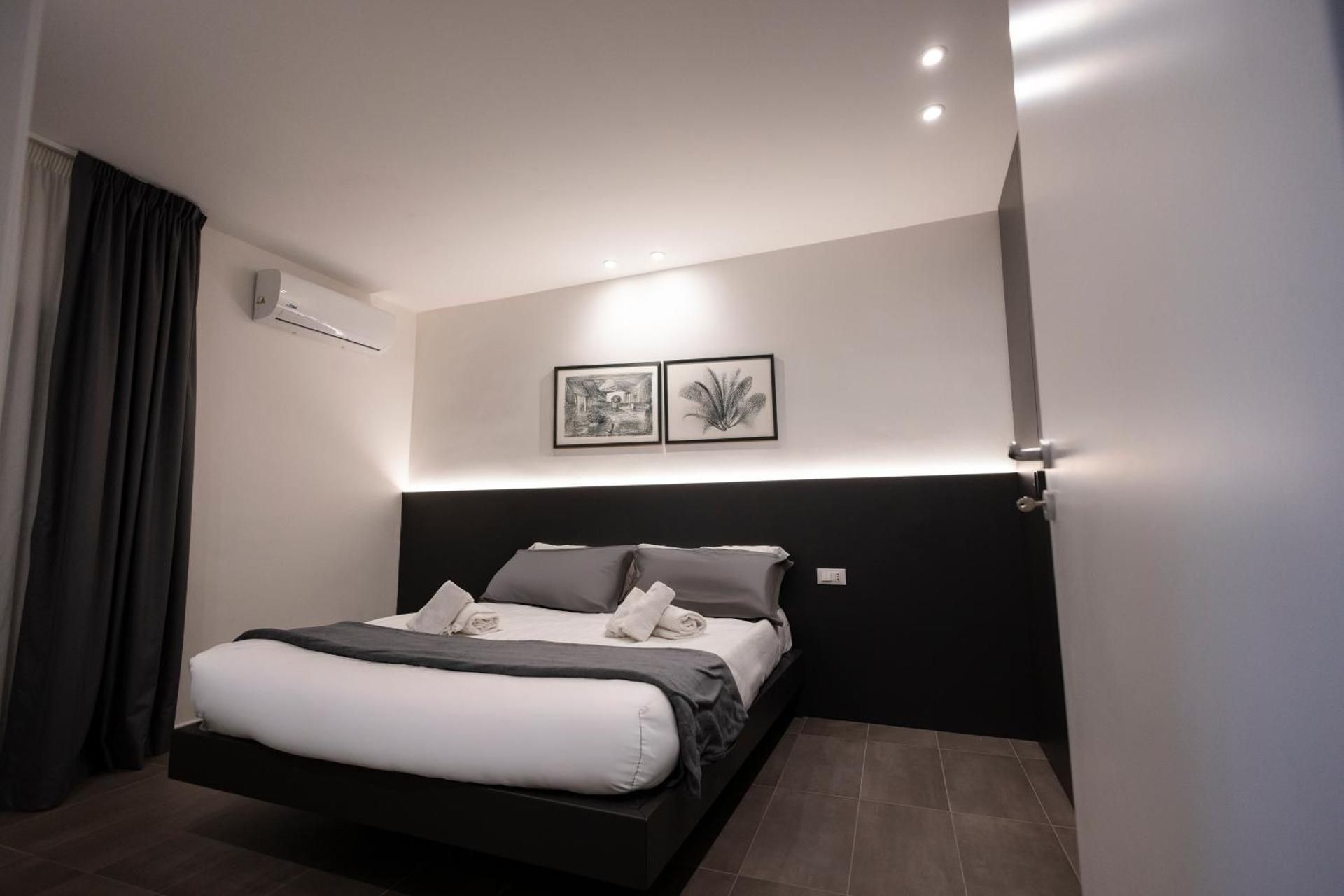 Queen Room with Balcony