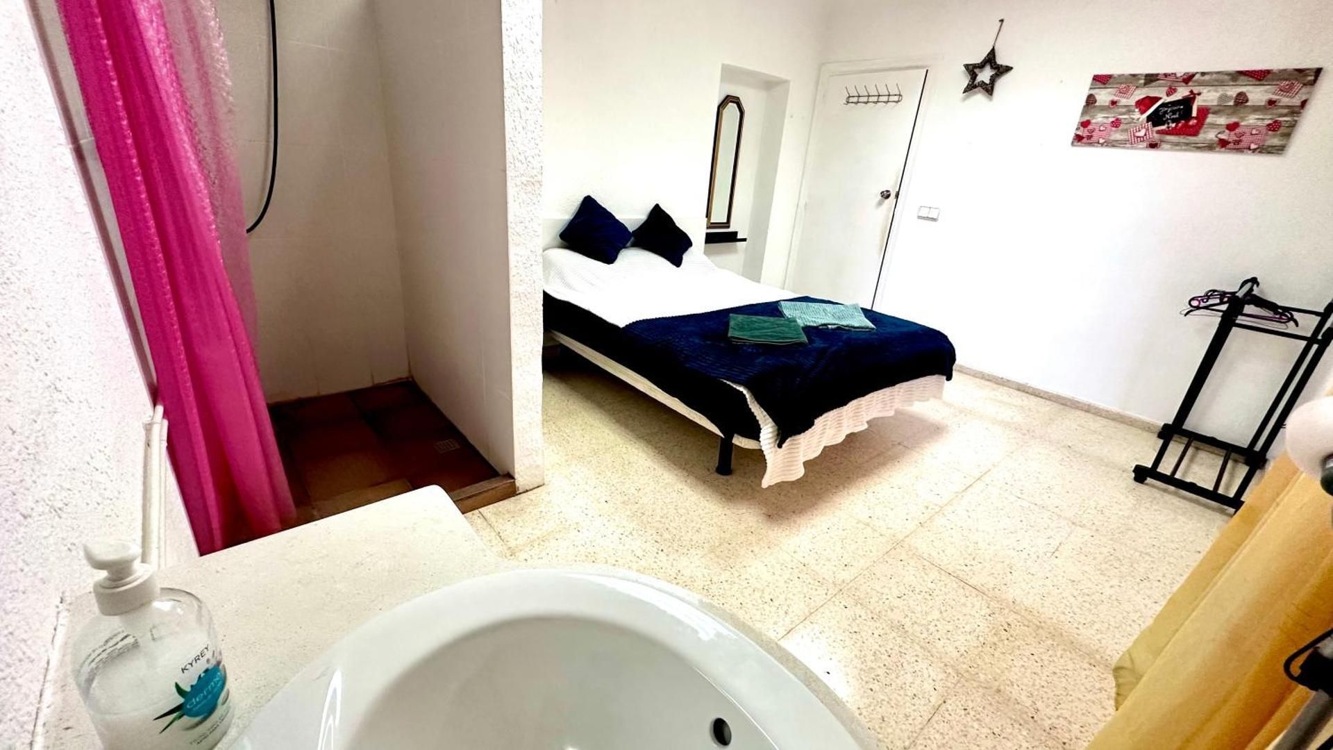 Deluxe Double Room with Shower