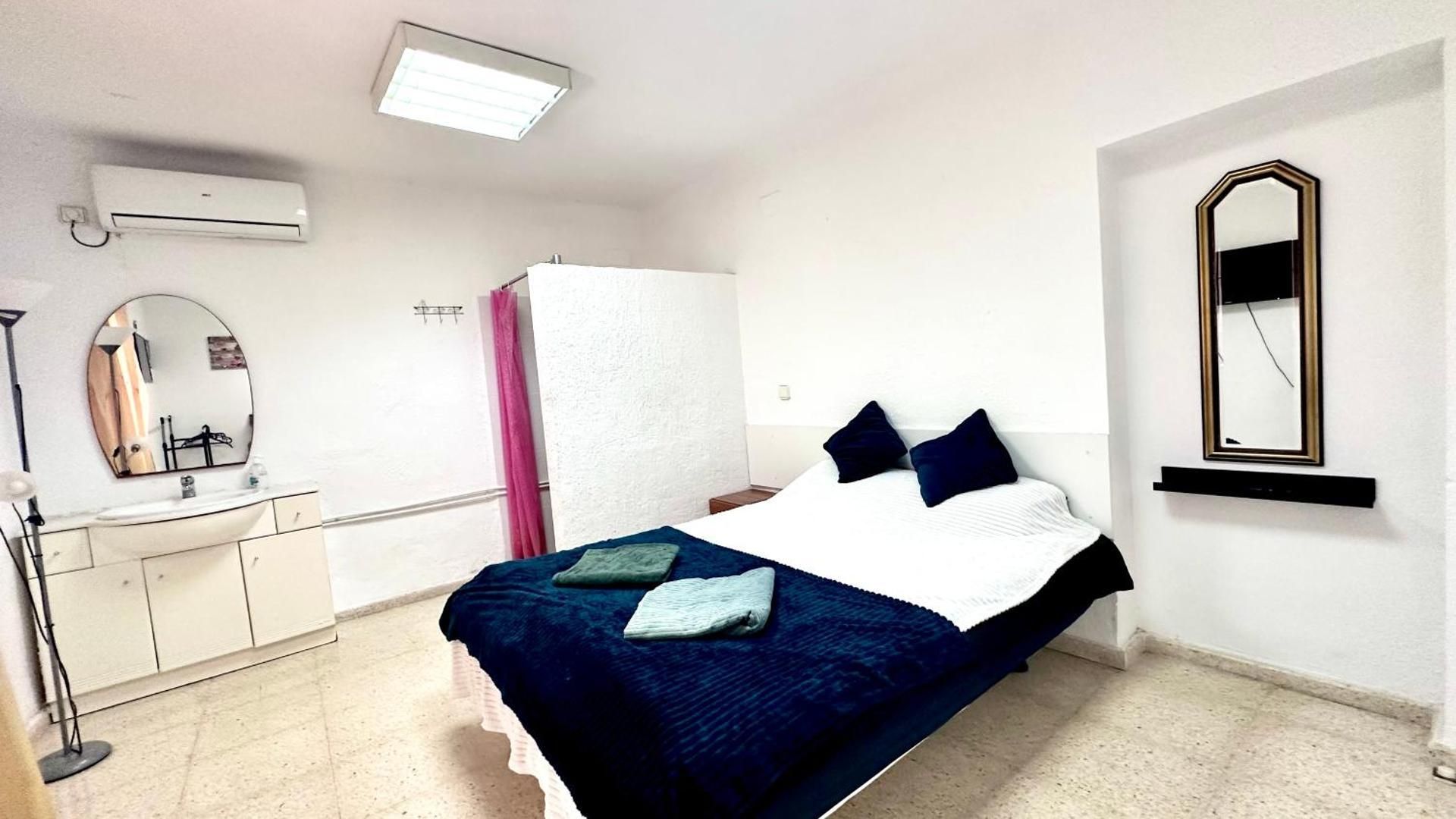 Deluxe Double Room with Shower
