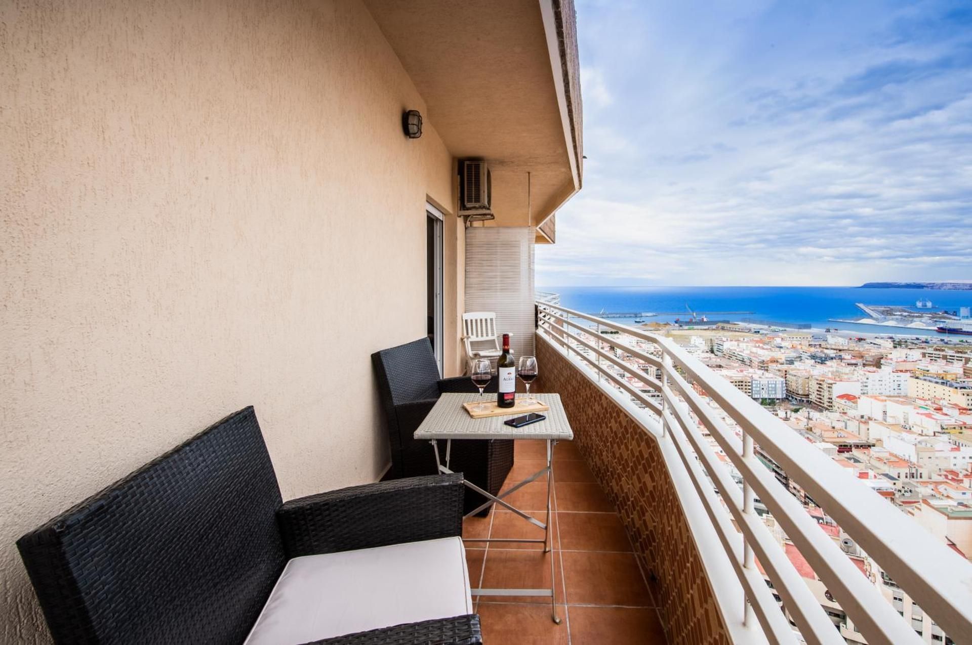 1-BR-Apartment (28th floor with Sea View)